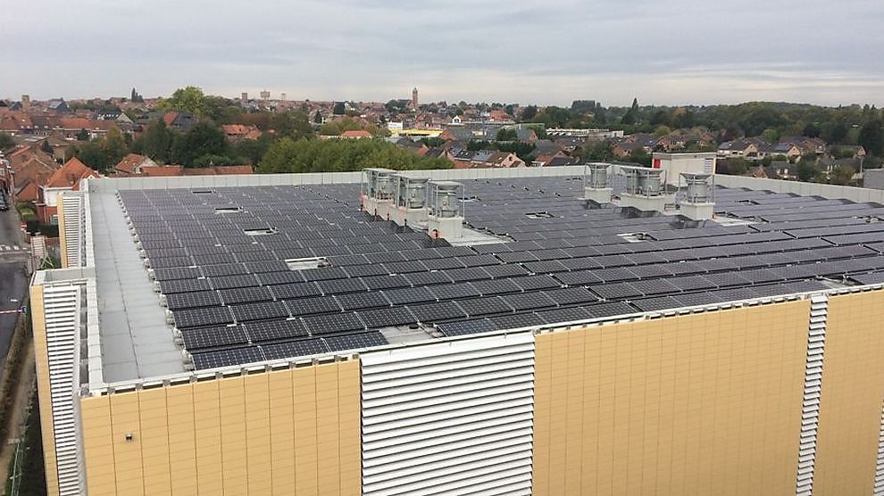 SPIE installeert zonnepanelen in het ziekenhuiscentrum Moeskroen