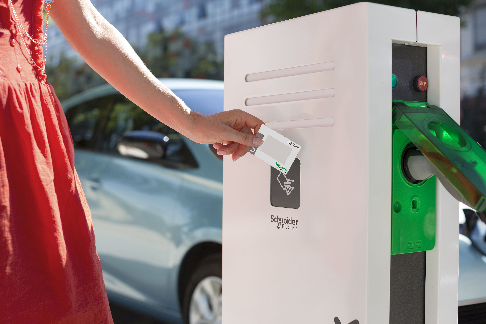 station de recharge avec carte de recharge PME