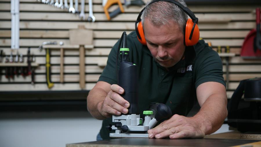 Maak zelf een nachttafel met geavanceerde tools