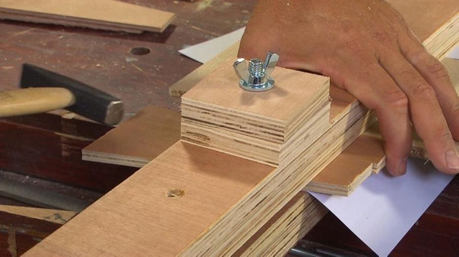 Serre-joint DIY: accessoire pour des panneaux et des lattes