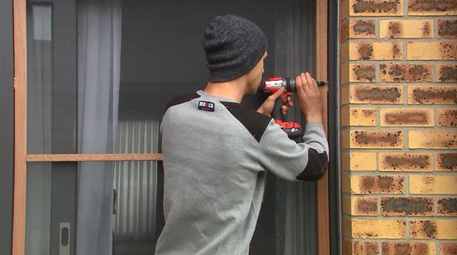 Comment faire votre propre moustiquaire sur mesure?